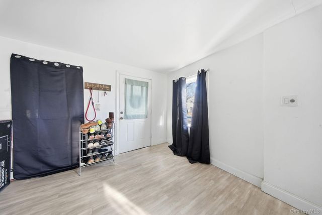 4 Old Road, Cuddebackville, NY 12729