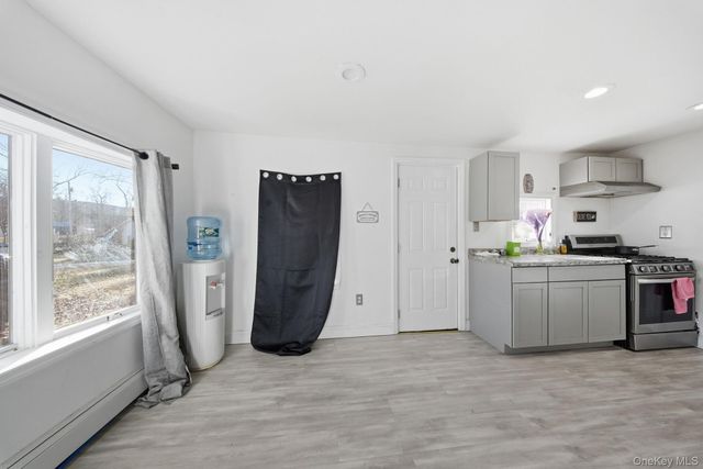 4 Old Road, Cuddebackville, NY 12729