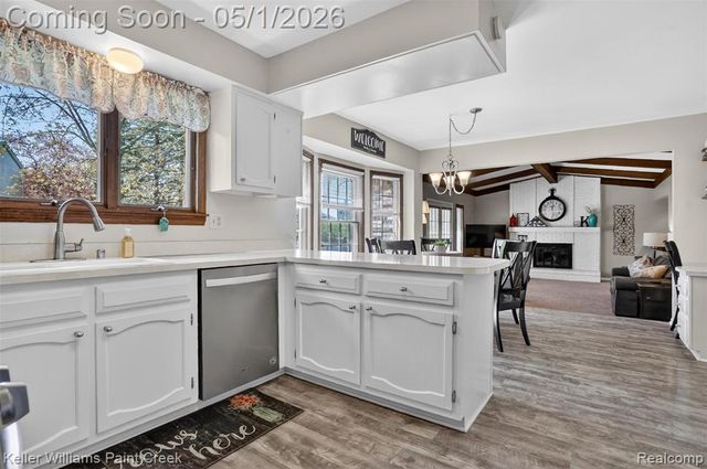 3085 Baypoint Drive, Rochester Hills, MI 48309