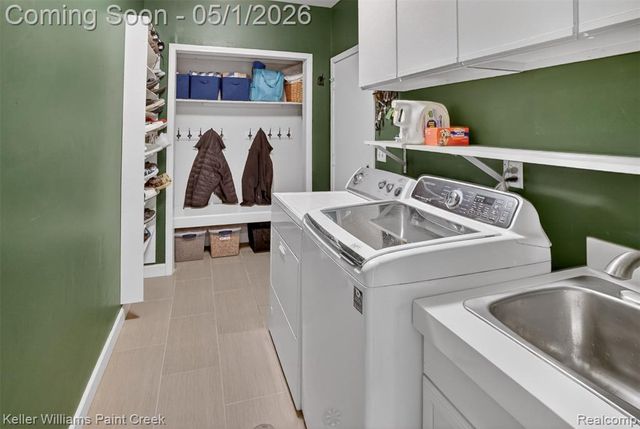 3085 Baypoint Drive, Rochester Hills, MI 48309