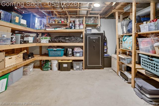 3085 Baypoint Drive, Rochester Hills, MI 48309