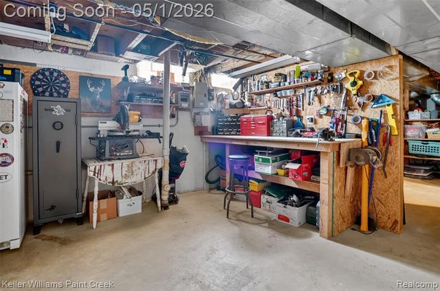 3085 Baypoint Drive, Rochester Hills, MI 48309