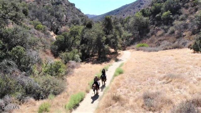 1379 Nonchalant Drive, Simi Valley, CA 93065