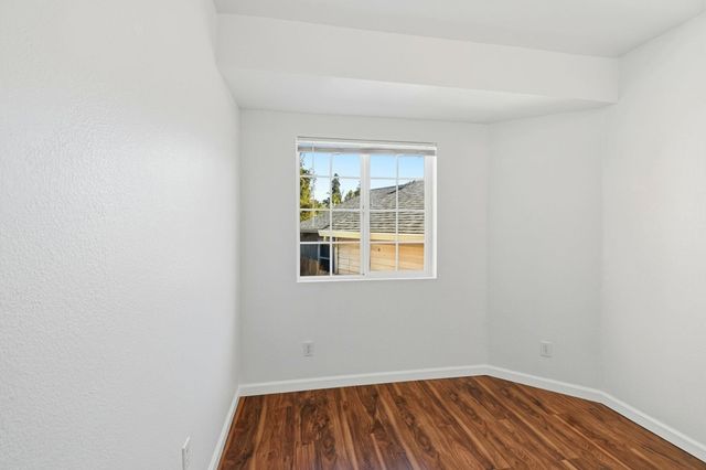 2122 E 25th St, Oakland, CA 94606