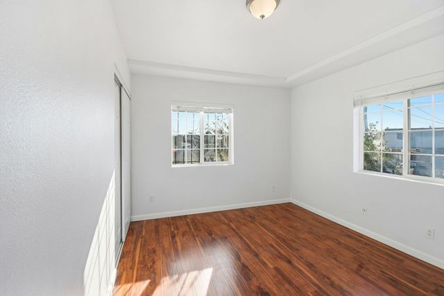 2122 E 25th St, Oakland, CA 94606