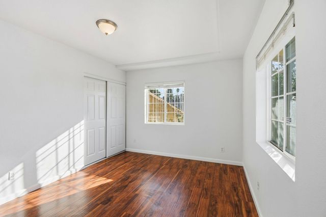 2122 E 25th St, Oakland, CA 94606