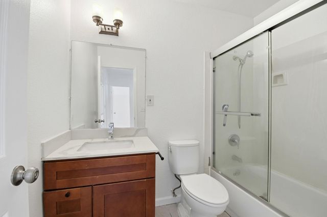 2122 E 25th St, Oakland, CA 94606