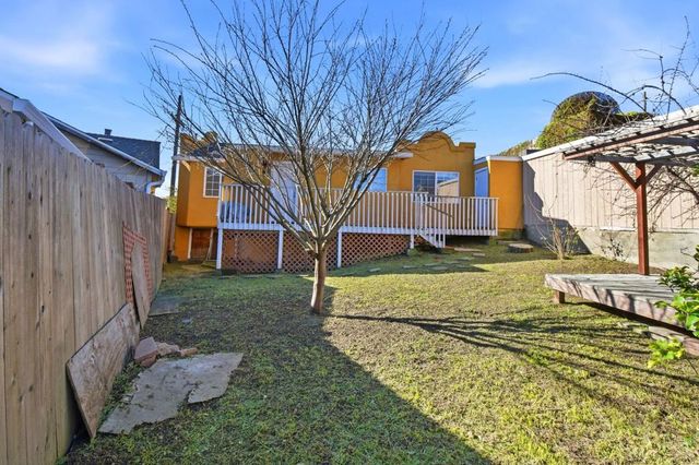 2122 E 25th St, Oakland, CA 94606