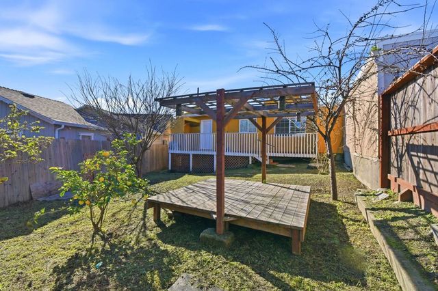 2122 E 25th St, Oakland, CA 94606