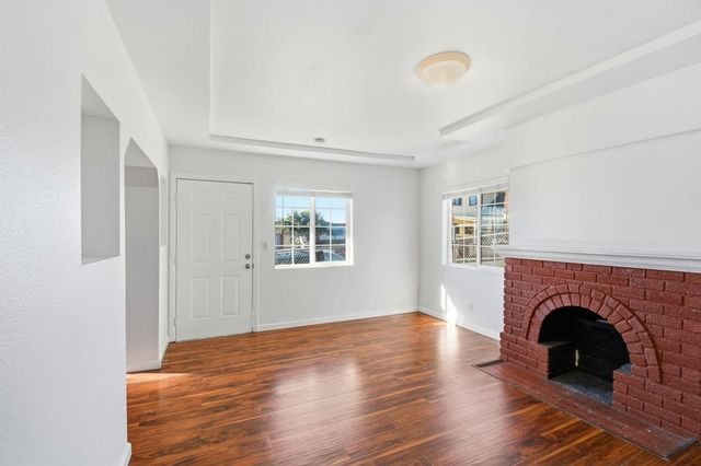 2122 E 25th St, Oakland, CA 94606