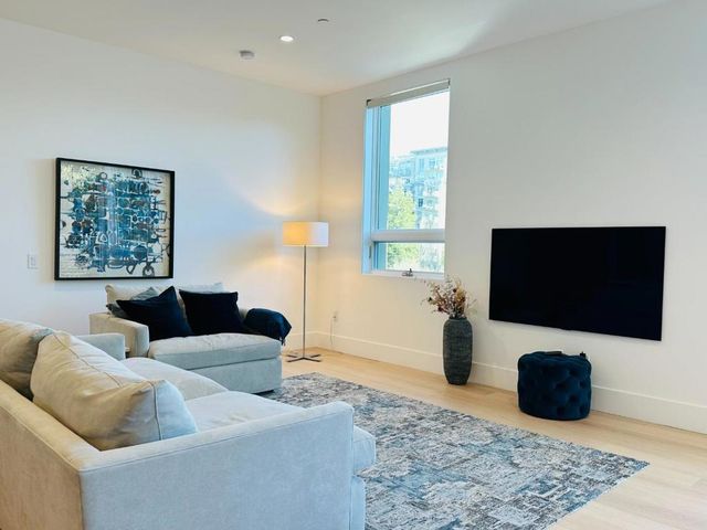 4880 El Camino Real 33, Los Altos, CA 94022