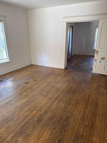 1109 Hays Park Avenue, Kalamazoo, MI 49001