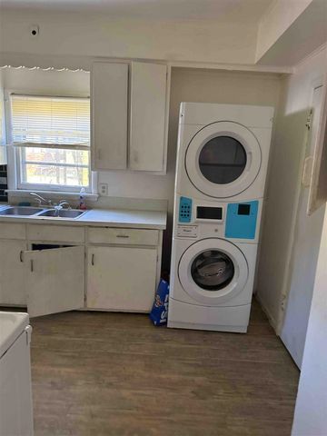 1109 Hays Park Avenue, Kalamazoo, MI 49001