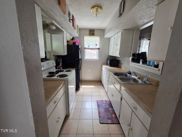 323 South Hamblen Street, Big Stone Gap, VA 24219