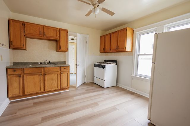 341 S 5th Avenue, Kankakee, IL 60901