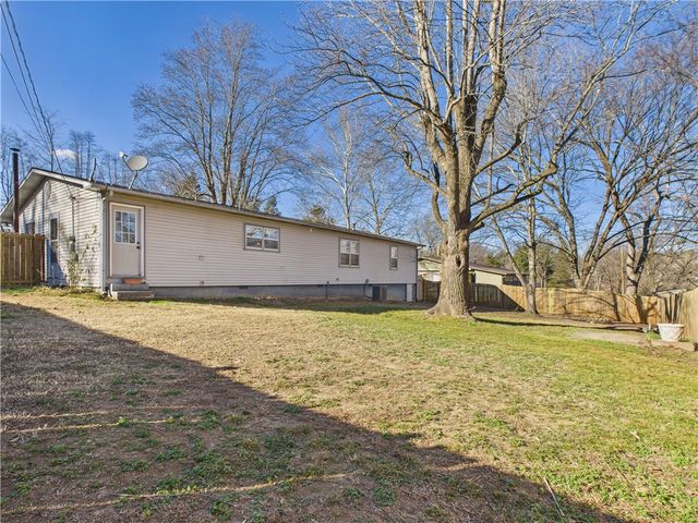 611 Tamarind Street, Harrison, AR 72601