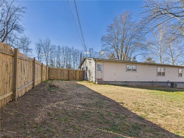 611 Tamarind Street, Harrison, AR 72601