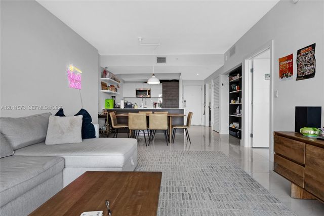 301 Altara Ave 823, Coral Gables, FL 33146