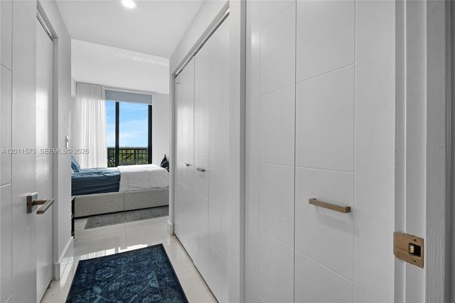 301 Altara Ave 823, Coral Gables, FL 33146
