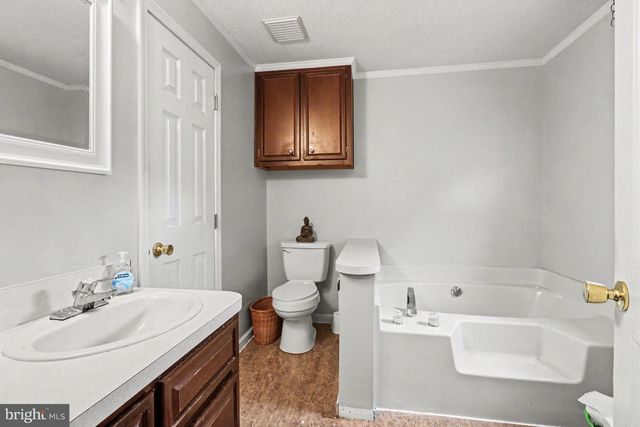 19 FOREST LN, Shippensburg, PA 17257
