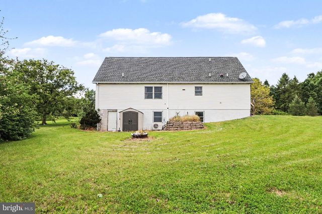 19 FOREST LN, Shippensburg, PA 17257