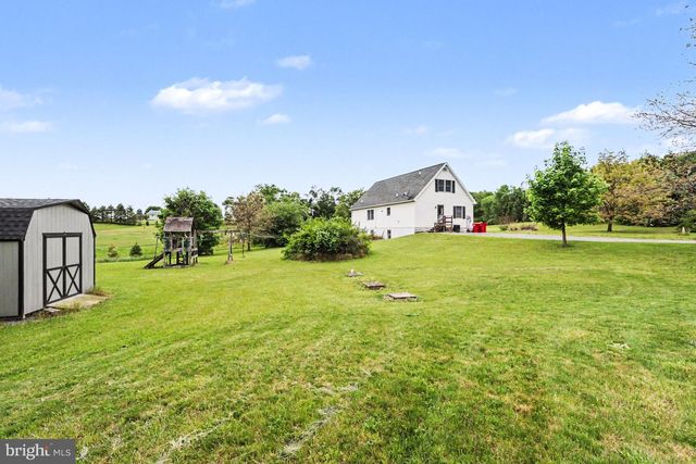 19 FOREST LN, Shippensburg, PA 17257