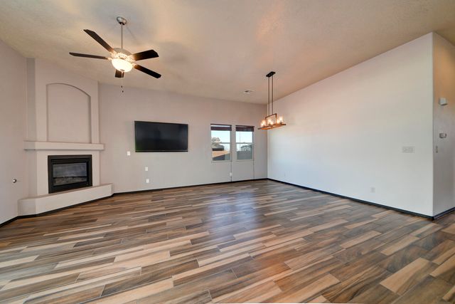 6639 Sujeto Road NW, Albuquerque, NM 87120