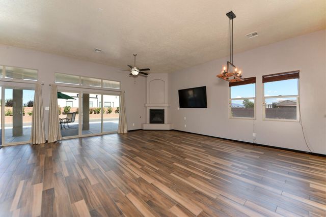 6639 Sujeto Road NW, Albuquerque, NM 87120