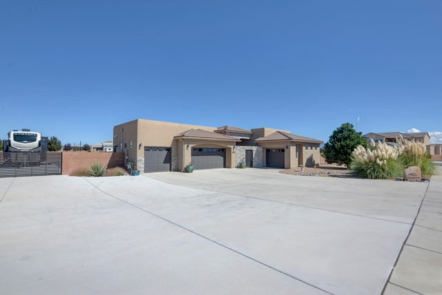 6639 Sujeto Road NW, Albuquerque, NM 87120