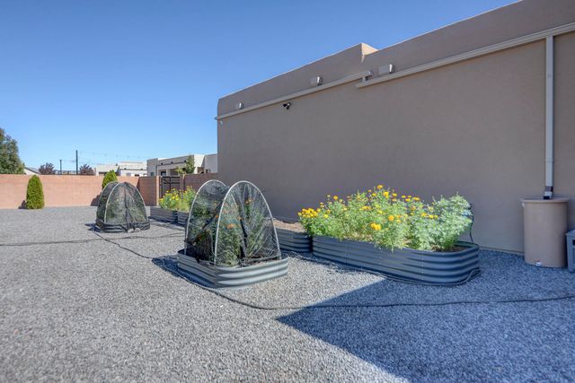 6639 Sujeto Road NW, Albuquerque, NM 87120