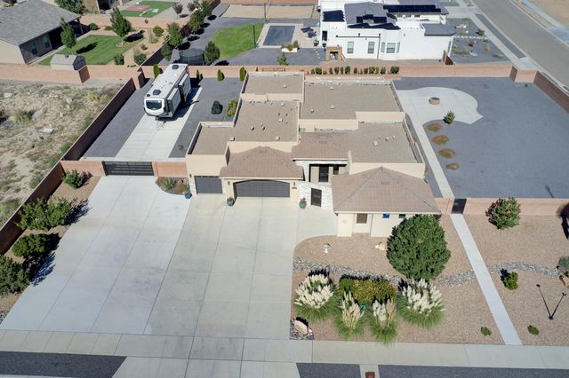 6639 Sujeto Road NW, Albuquerque, NM 87120