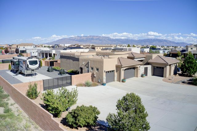 6639 Sujeto Road NW, Albuquerque, NM 87120