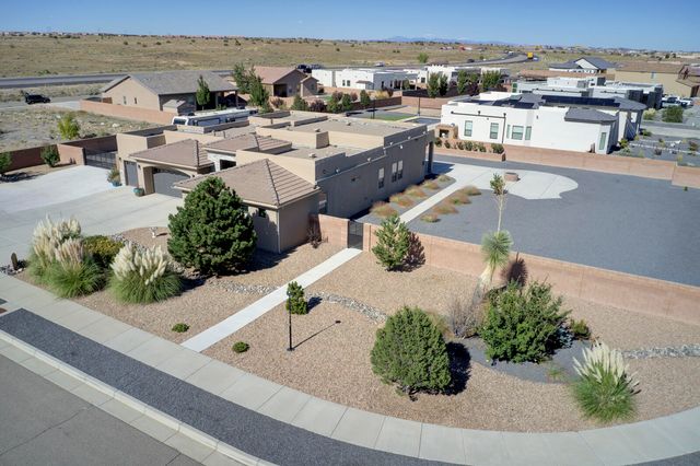 6639 Sujeto Road NW, Albuquerque, NM 87120