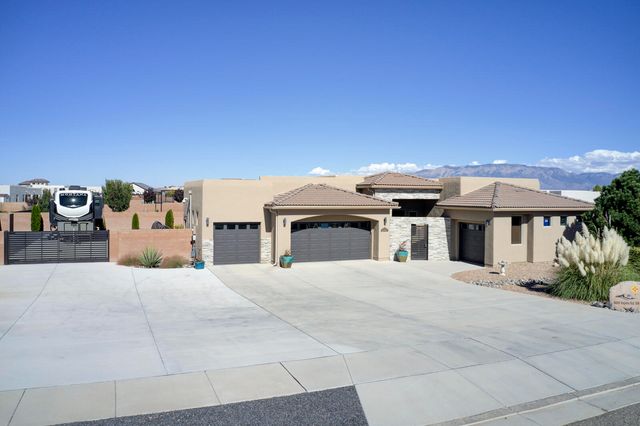 6639 Sujeto Road NW, Albuquerque, NM 87120