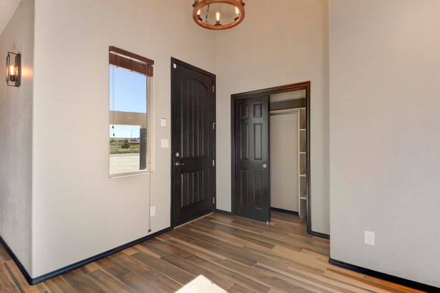 6639 Sujeto Road NW, Albuquerque, NM 87120