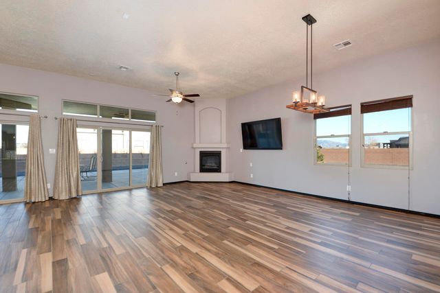 6639 Sujeto Road NW, Albuquerque, NM 87120