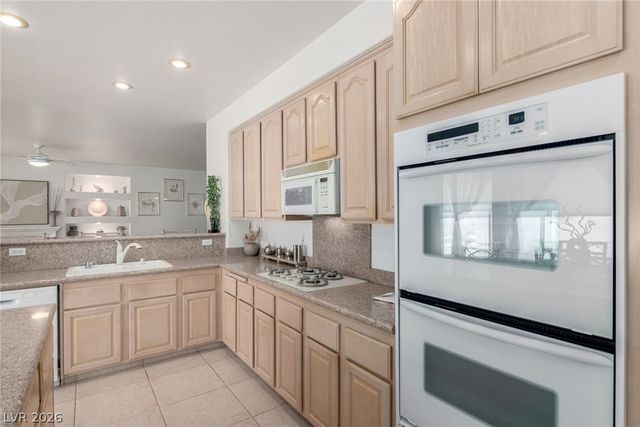 1708 Desert Fort Street, Las Vegas, NV 89128