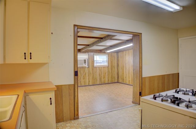 7122 E Easton Place, Tulsa, OK 74115