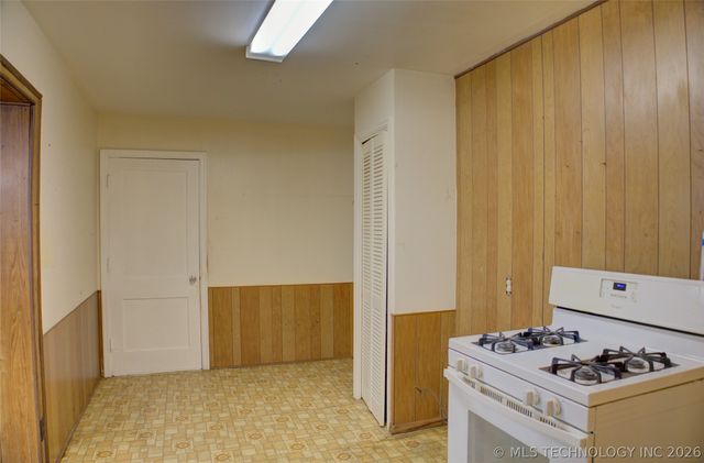 7122 E Easton Place, Tulsa, OK 74115