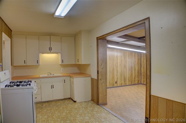 7122 E Easton Place, Tulsa, OK 74115