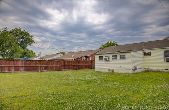 7122 E Easton Place, Tulsa, OK 74115