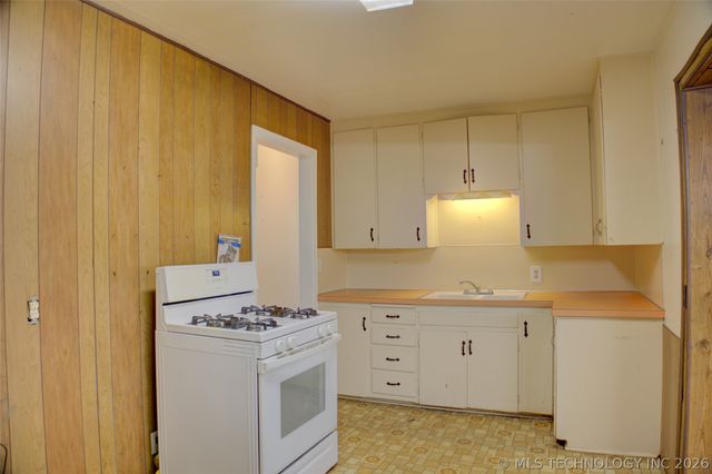 7122 E Easton Place, Tulsa, OK 74115
