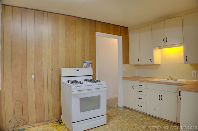 7122 E Easton Place, Tulsa, OK 74115