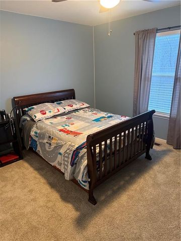 521 Hillbrook Drive, Lansing, KS 66043