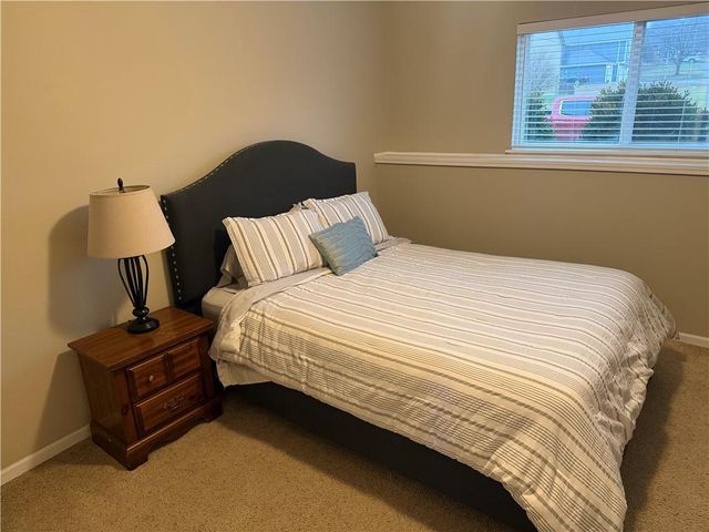 521 Hillbrook Drive, Lansing, KS 66043