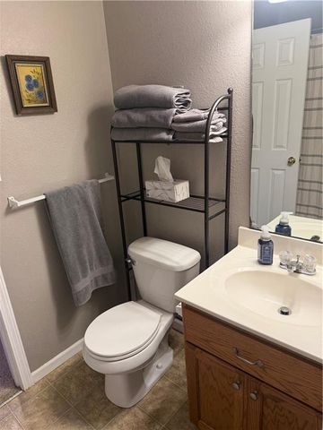 521 Hillbrook Drive, Lansing, KS 66043