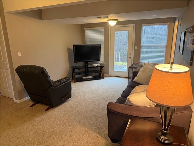 521 Hillbrook Drive, Lansing, KS 66043