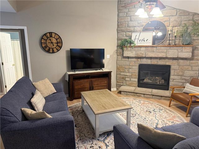 521 Hillbrook Drive, Lansing, KS 66043