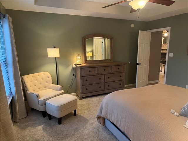 521 Hillbrook Drive, Lansing, KS 66043