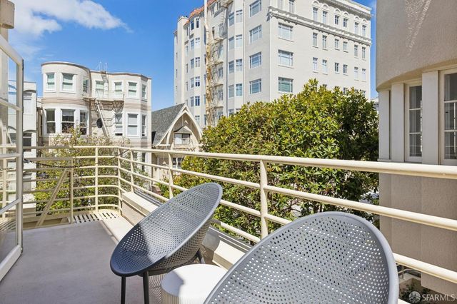 2139 Green Street B, San Francisco, CA 94123